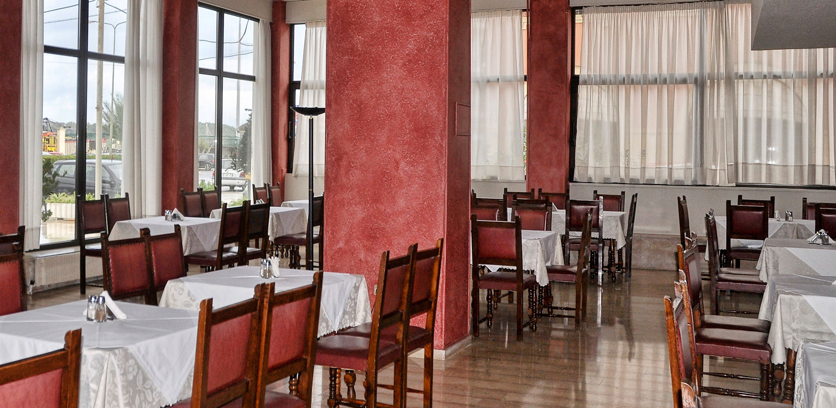 Εσωτερικό Cafe του Ξενοδοχείου Atlantis στην Πόλη της Κέρκυρας